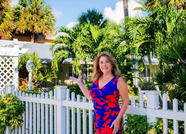 Cottages vs. Condos for Your Summer Extended Stay: Which Offers Better Cooling and Comfort?